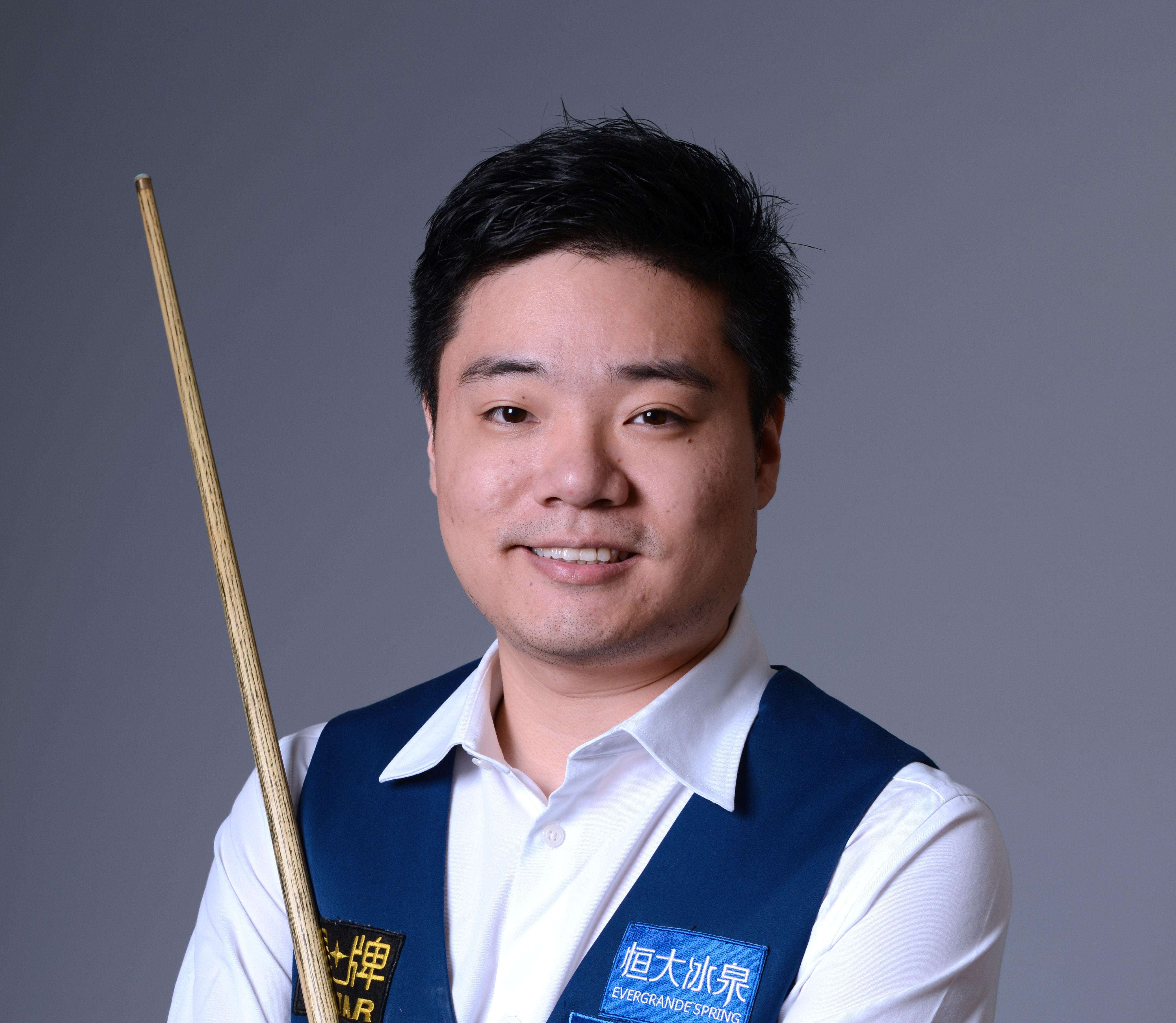 他在南安普 他在南安普